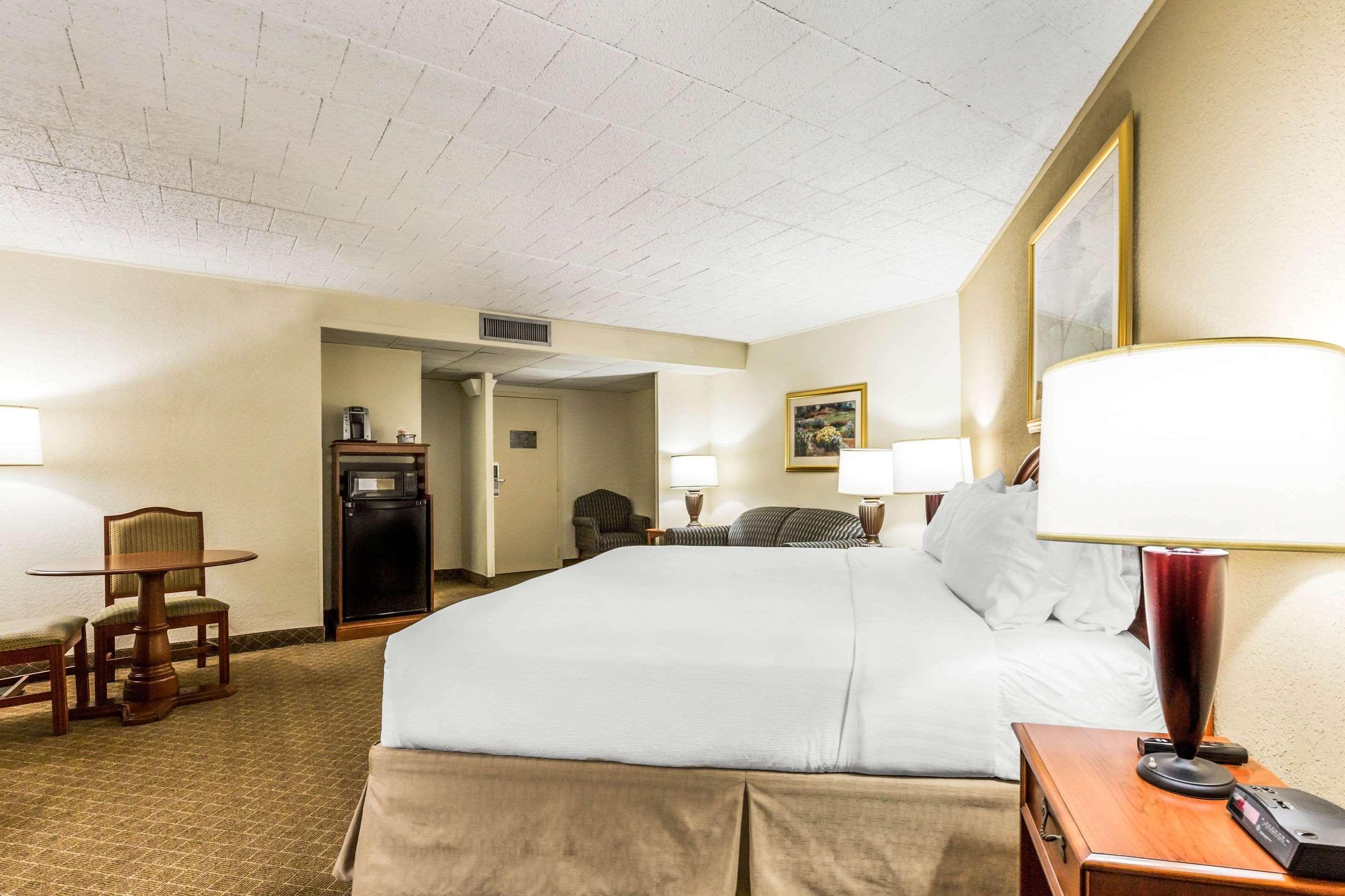 Clarion Inn Frederick Event Center Zewnętrze zdjęcie
