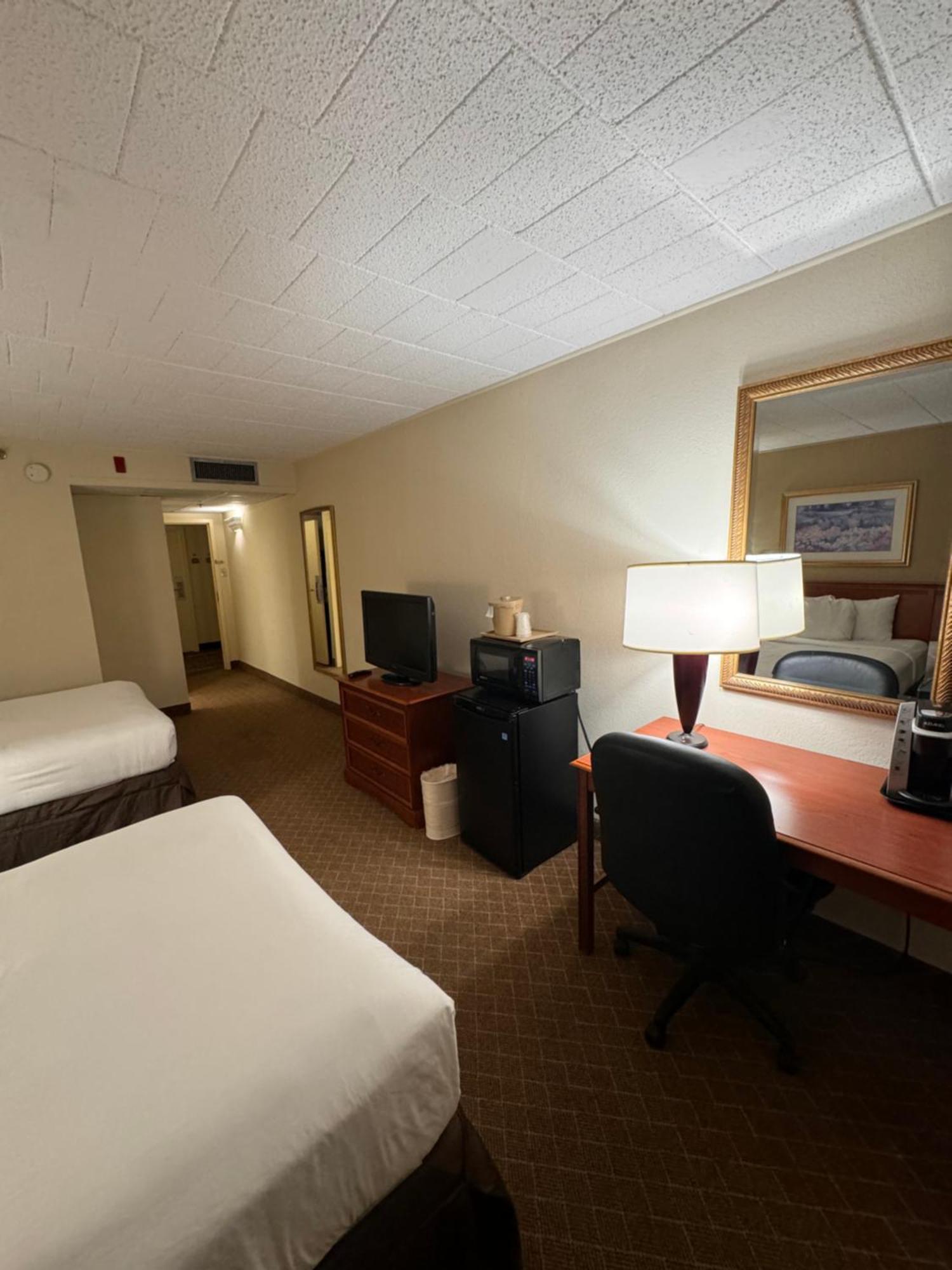 Clarion Inn Frederick Event Center Zewnętrze zdjęcie
